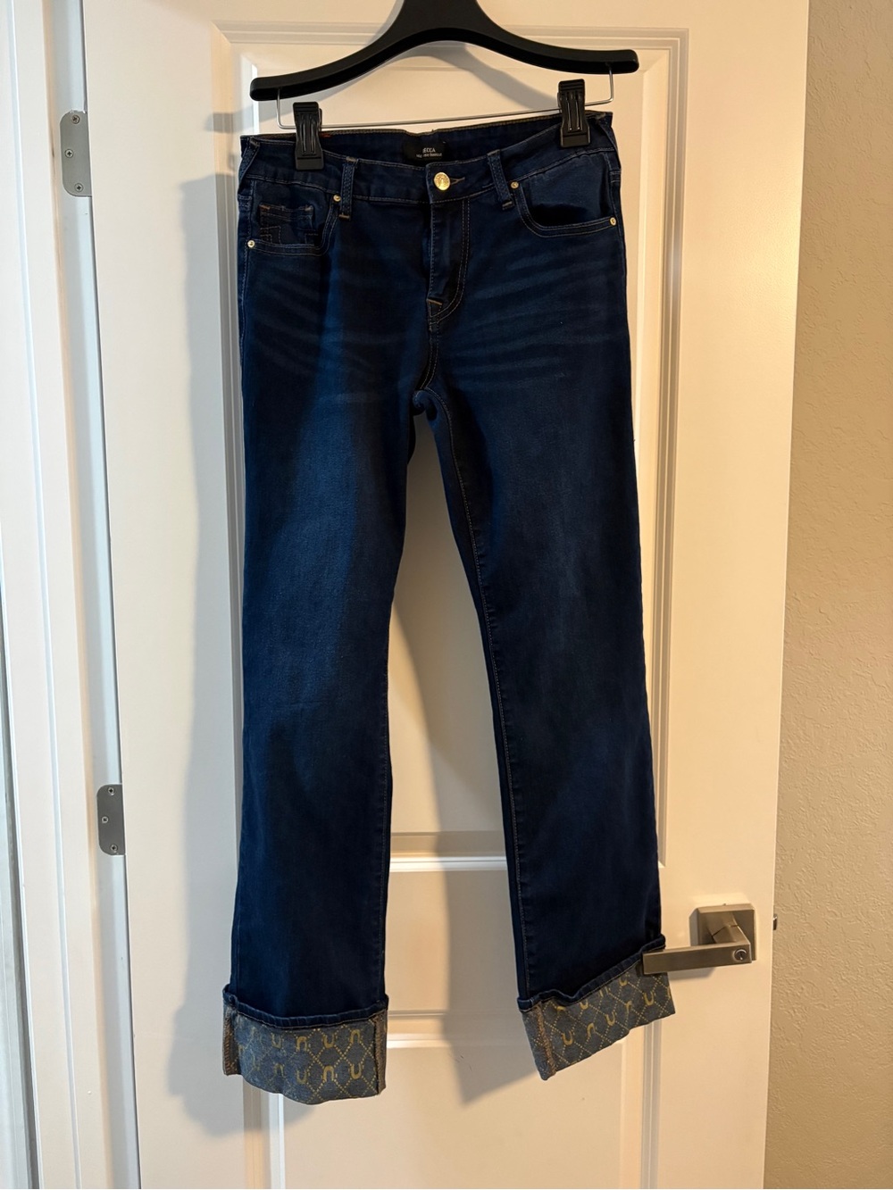 True Religion Becca mid rise bootcut size 28 - cuff bottom